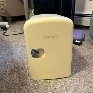 Mini fridge